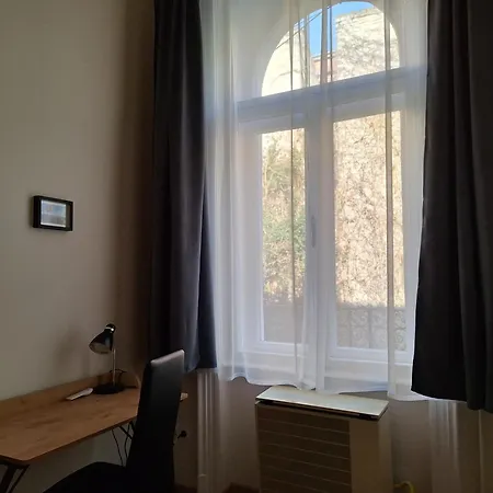 Lofty Apartment With Free Garage Near The Gozsdu Courtyard Budapest Exterior photo