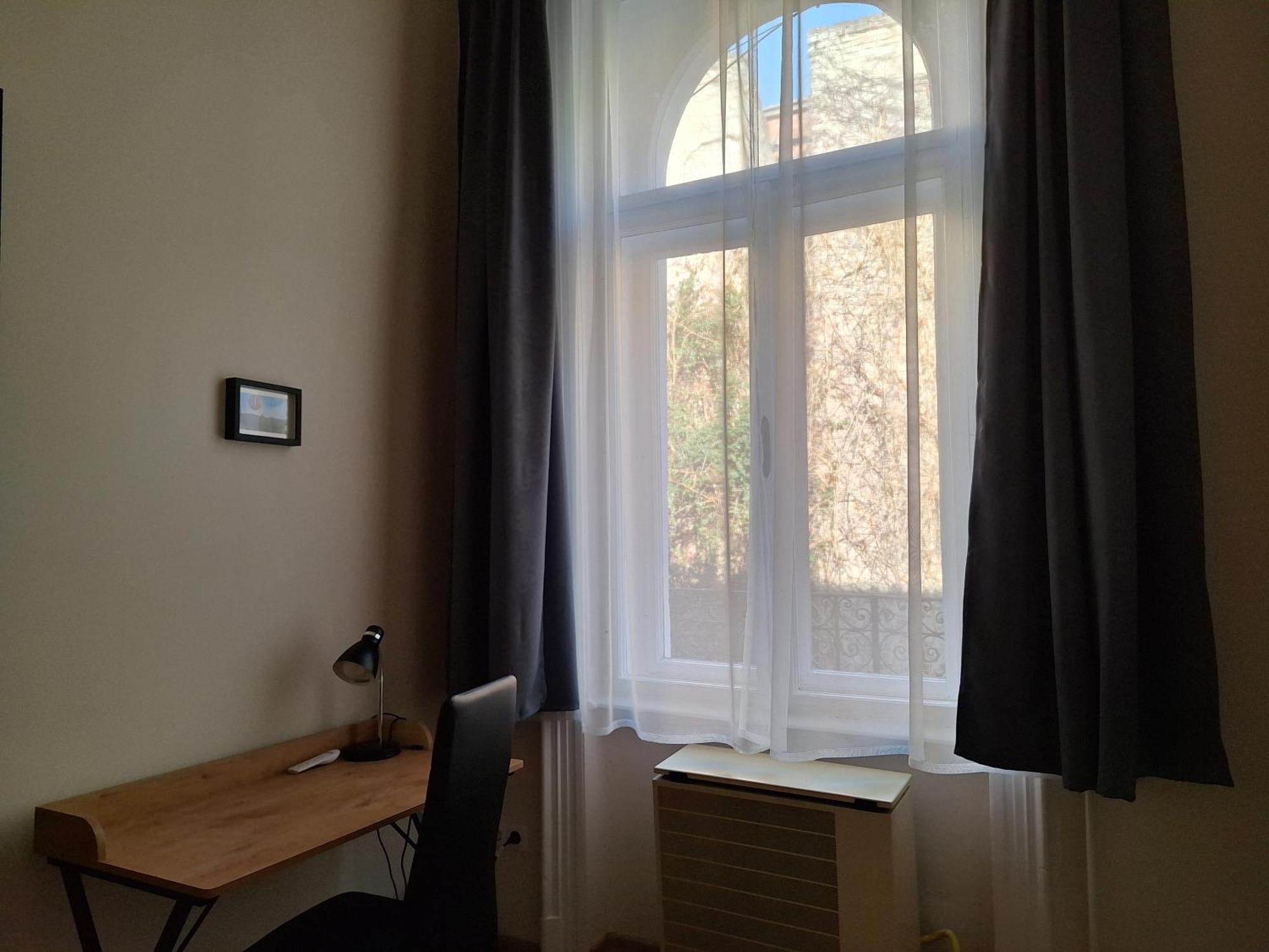 Lofty With Free Garage Near The Gozsdu Courtyard Апартаменты *
