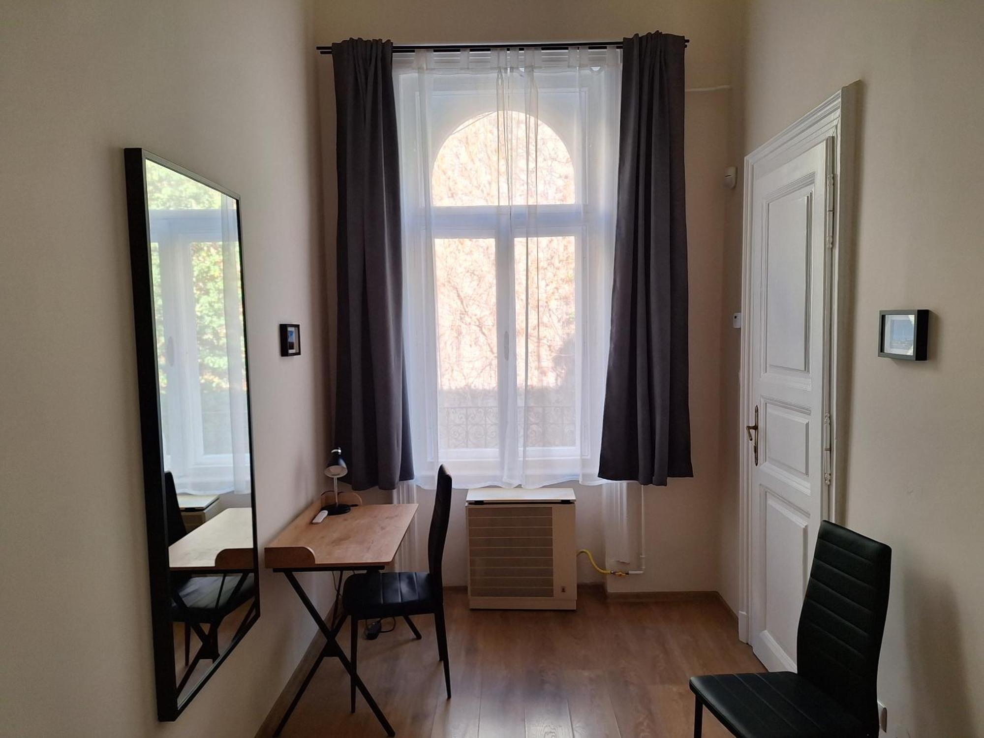Apartament Lofty With Free Garage Near The Gozsdu Courtyard *